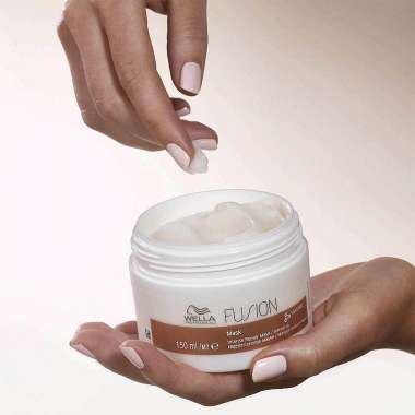 Wella Μάσκα Μαλλιών Fusion Intense για Επανόρθωση 150ml