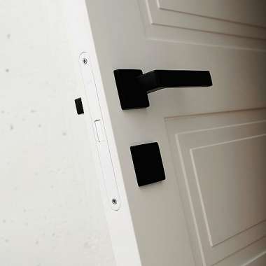 Olympus Δεξί σετ Πόμολα πόρτας με ροζέτες (black matt)